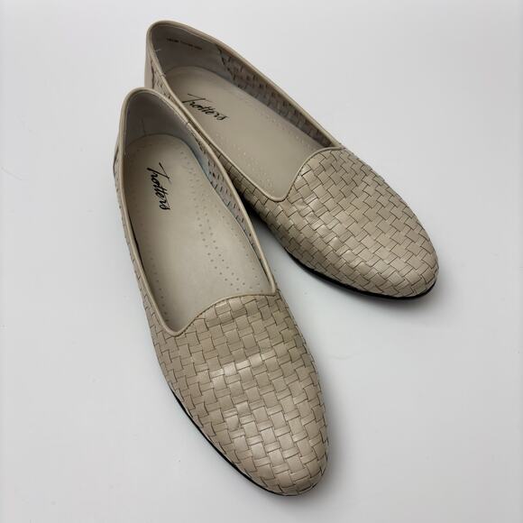 Trotters Shoes - Trotters Bone Cream Woven Slip On Flat Loafers Women's Size 10.5